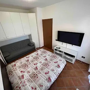  Appartamento Piccolo monolocale confortevole vicino a Milano
